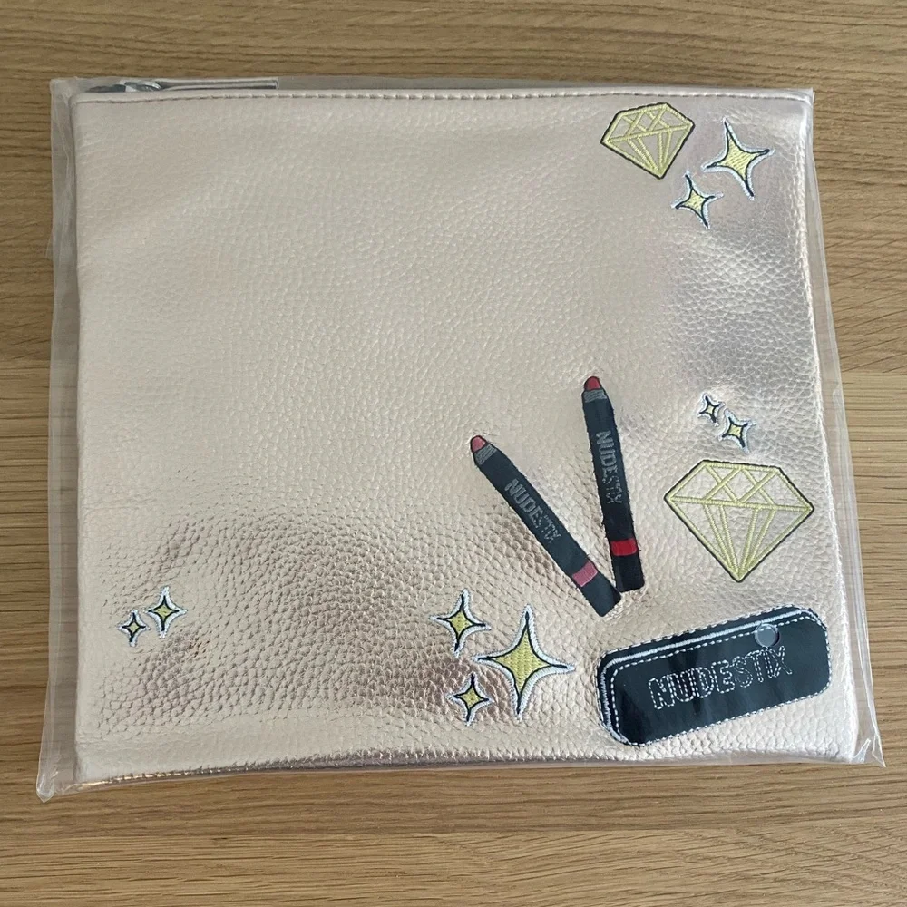 🇨🇦 NWOT Nudestix Gold Cosmetic Pouch - Picture 7 of 7